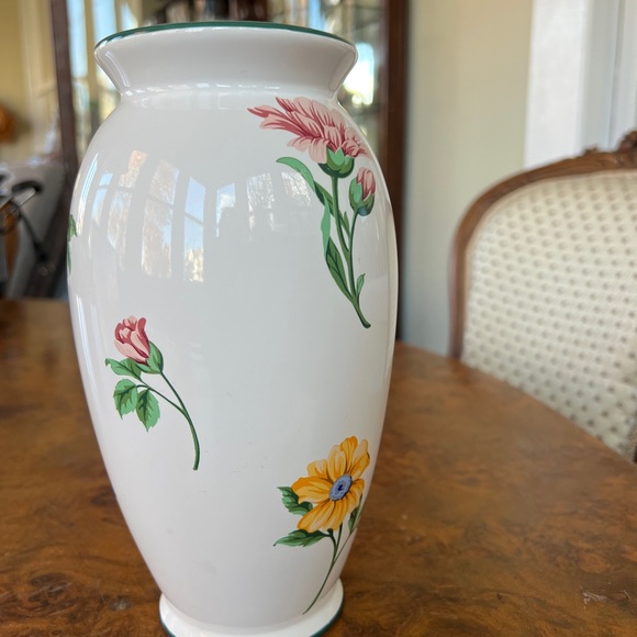 Tiffany & Co. 1999 Portugal Sinatra Pattern 9” Floral Vase - Picture 2 of 7